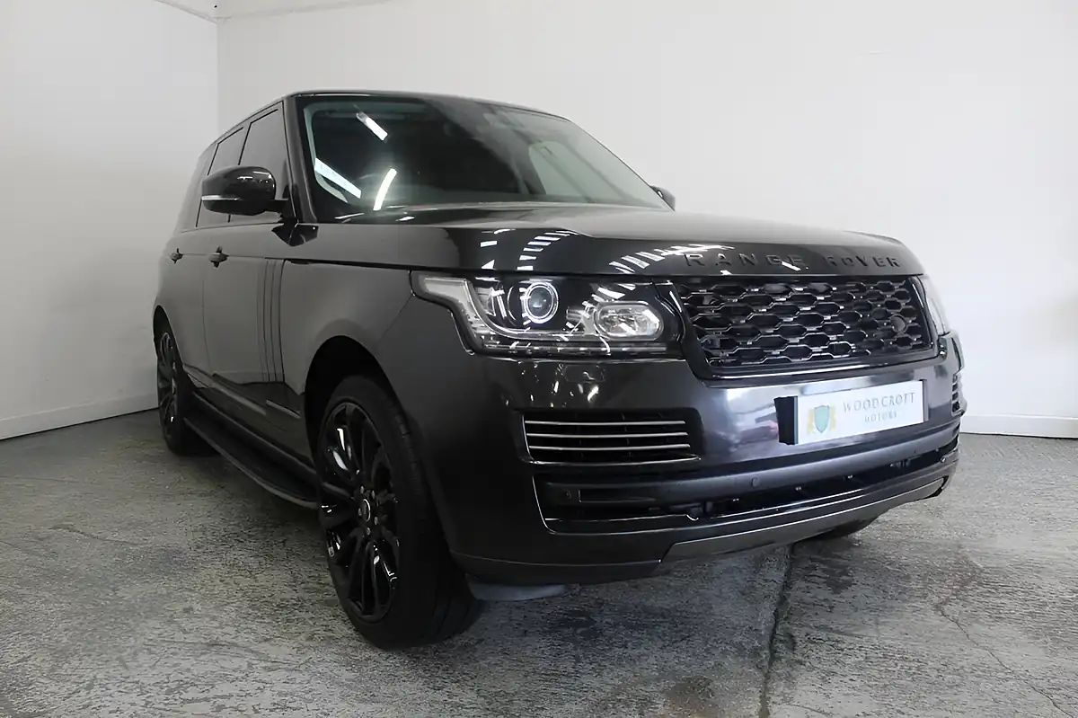 Used 2014 Land Rover Range Rover Vogue Grey - Front View