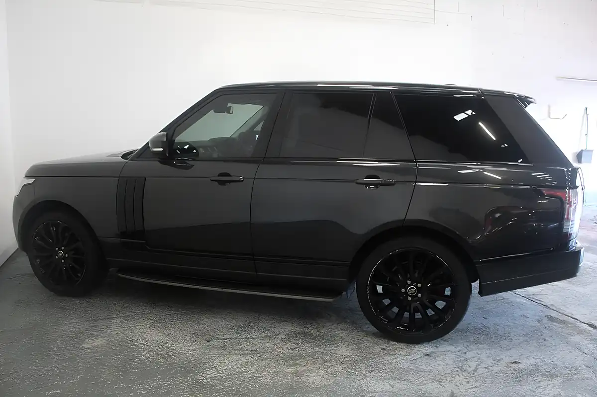 Used 2014 Land Rover Range Rover Vogue Grey - Interior and Exterior details 7
