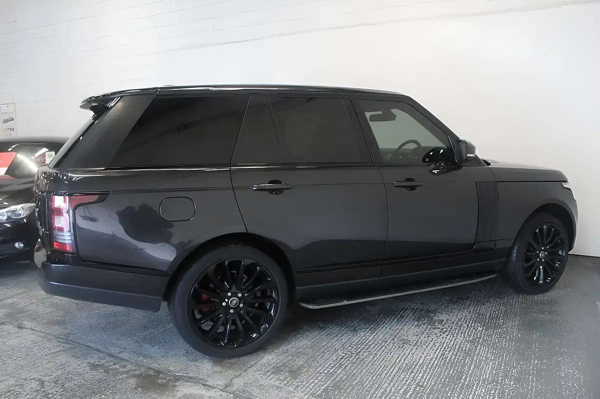 Used 2014 Land Rover Range Rover Vogue Grey - Interior and Exterior details 8