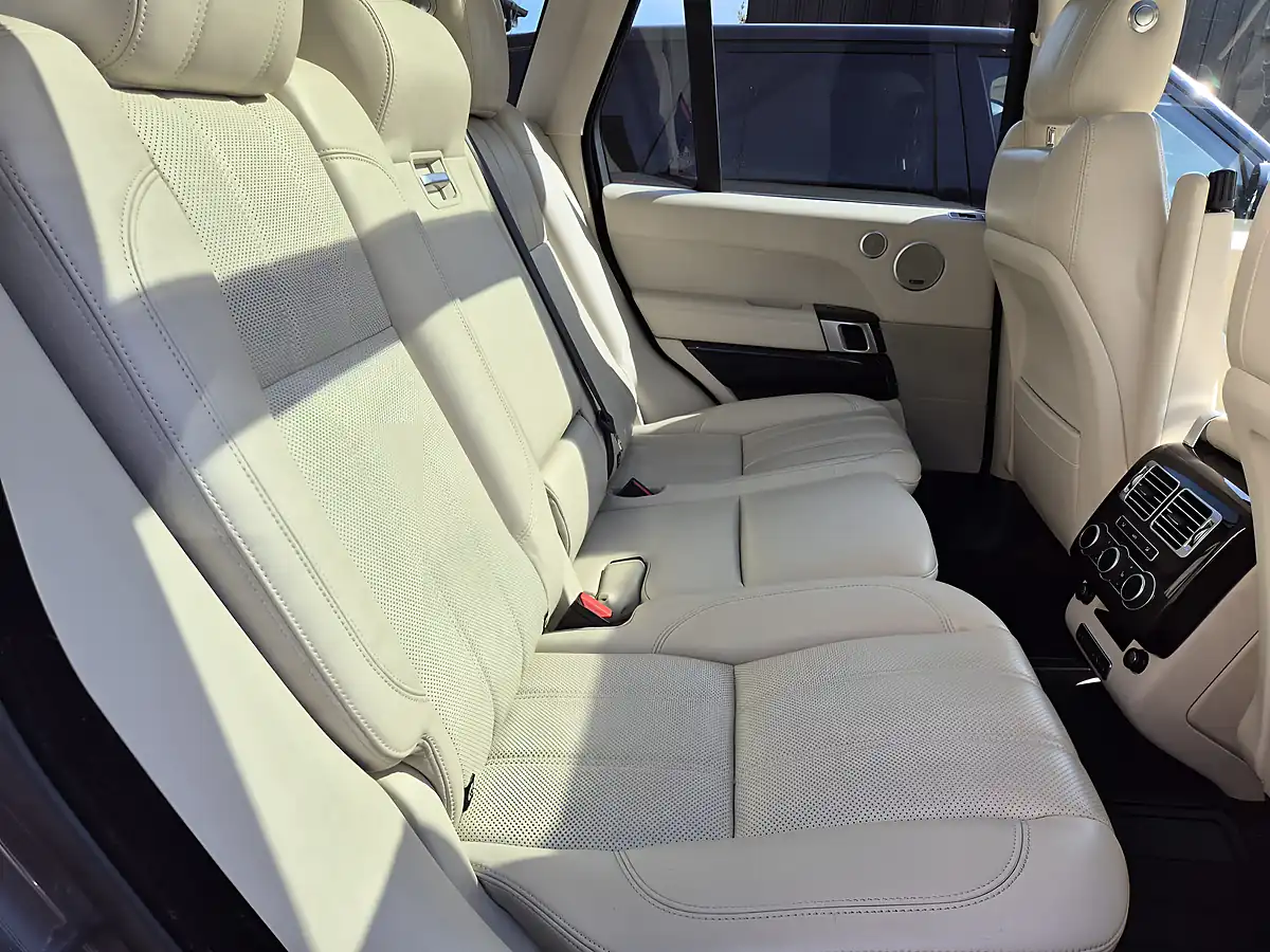 Used 2014 Land Rover Range Rover Vogue Grey - Interior and Exterior details 13