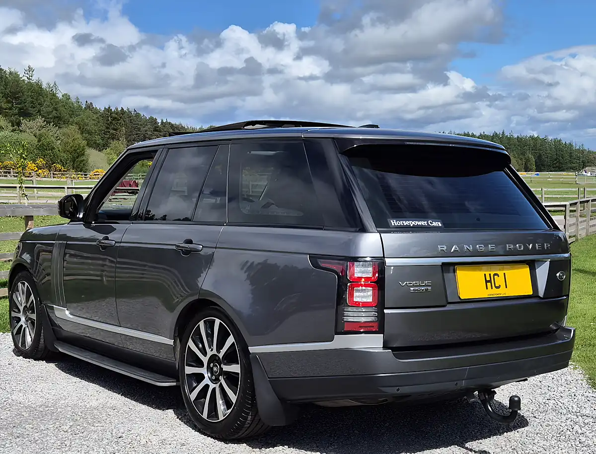 Used 2014 Land Rover Range Rover Vogue Grey - Interior and Exterior details 2