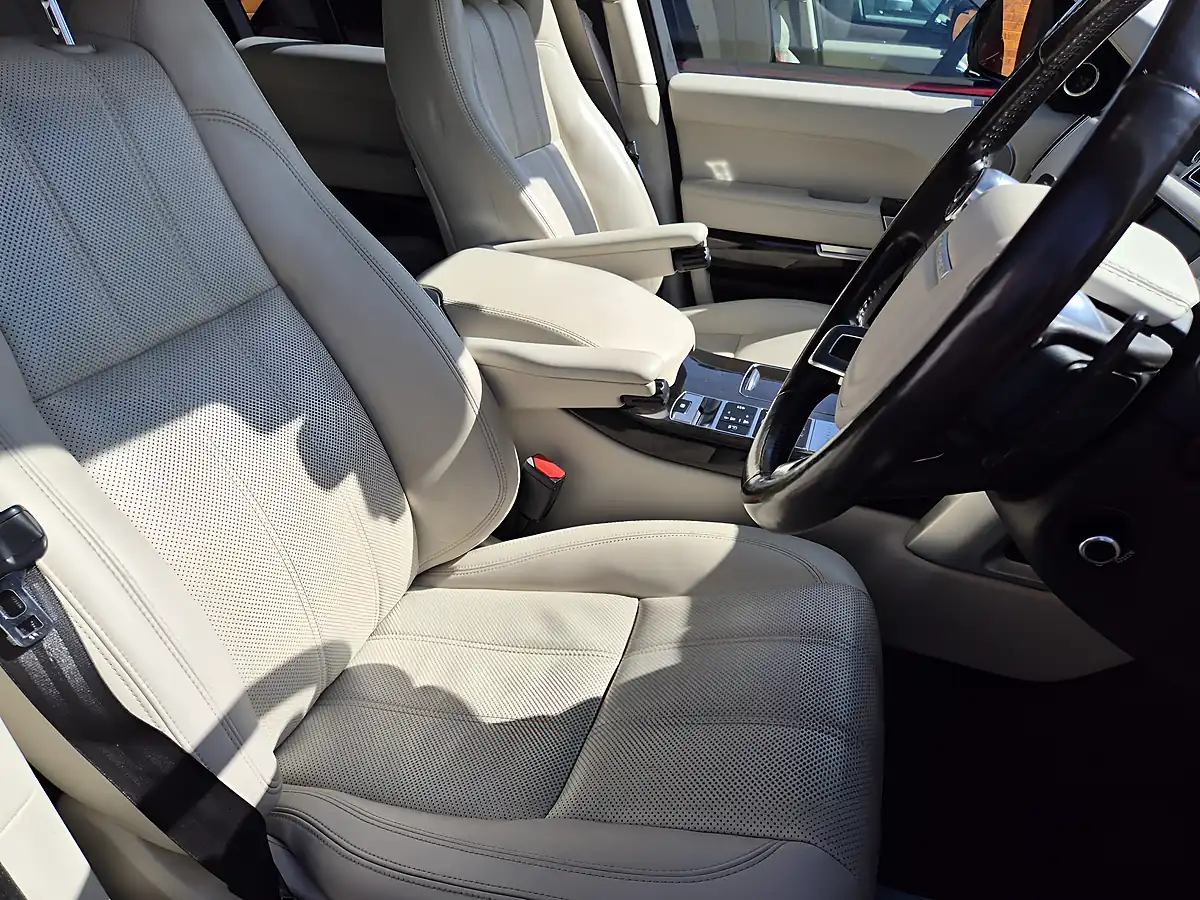 Used 2014 Land Rover Range Rover Vogue Grey - Interior and Exterior details 13