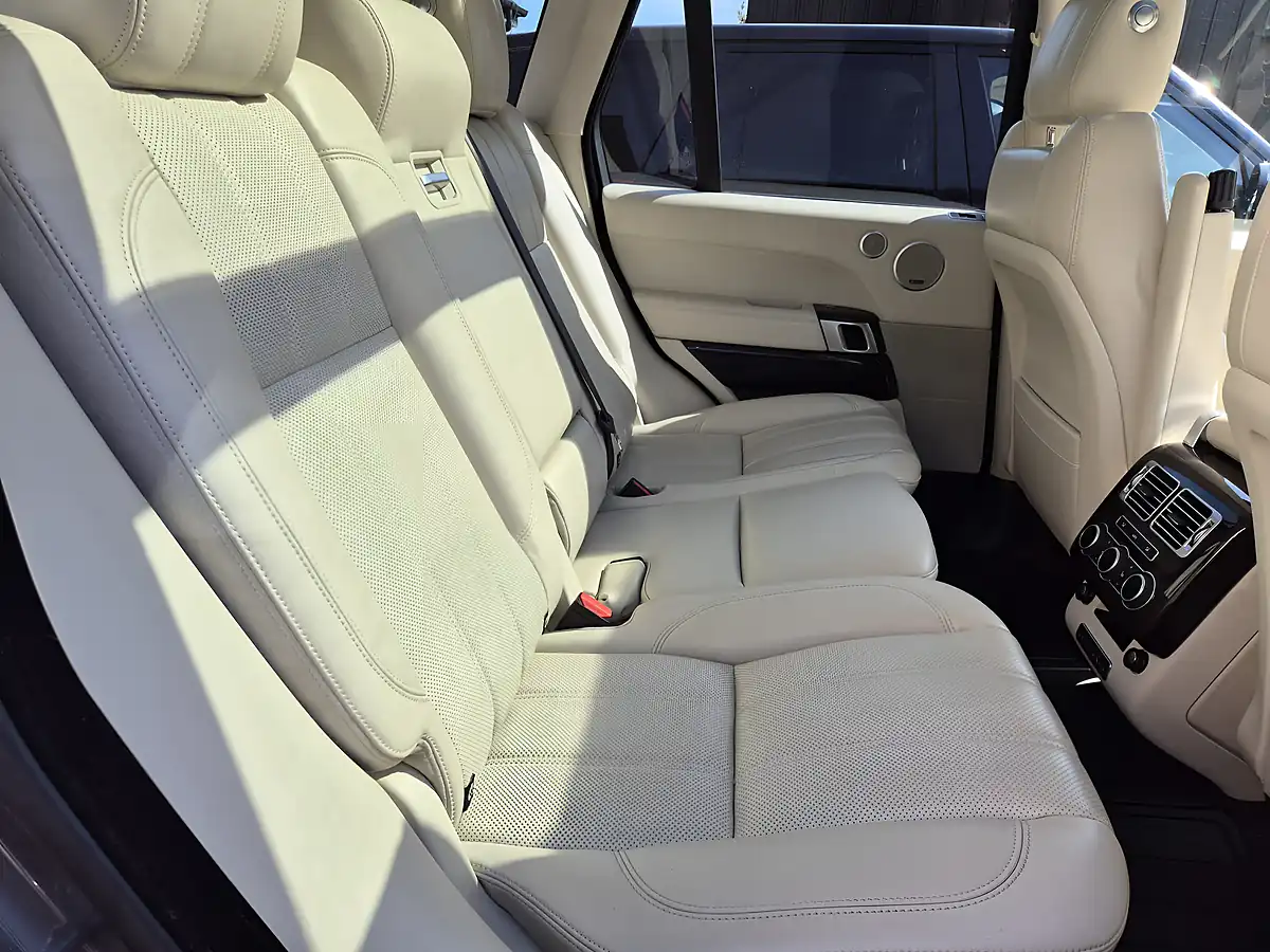 Used 2014 Land Rover Range Rover Vogue Grey - Interior and Exterior details 14