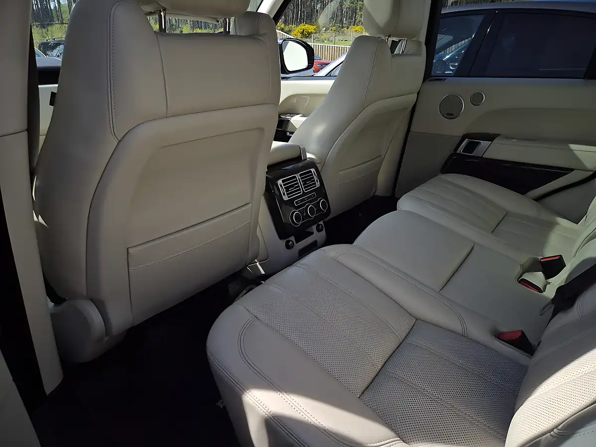 Used 2014 Land Rover Range Rover Vogue Grey - Interior and Exterior details 16