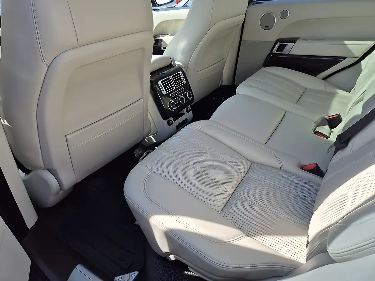Used 2014 Land Rover Range Rover Vogue Grey - Interior and Exterior details 17