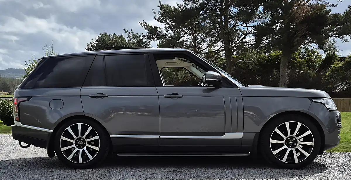 Used 2014 Land Rover Range Rover Vogue Grey - Interior and Exterior details 4