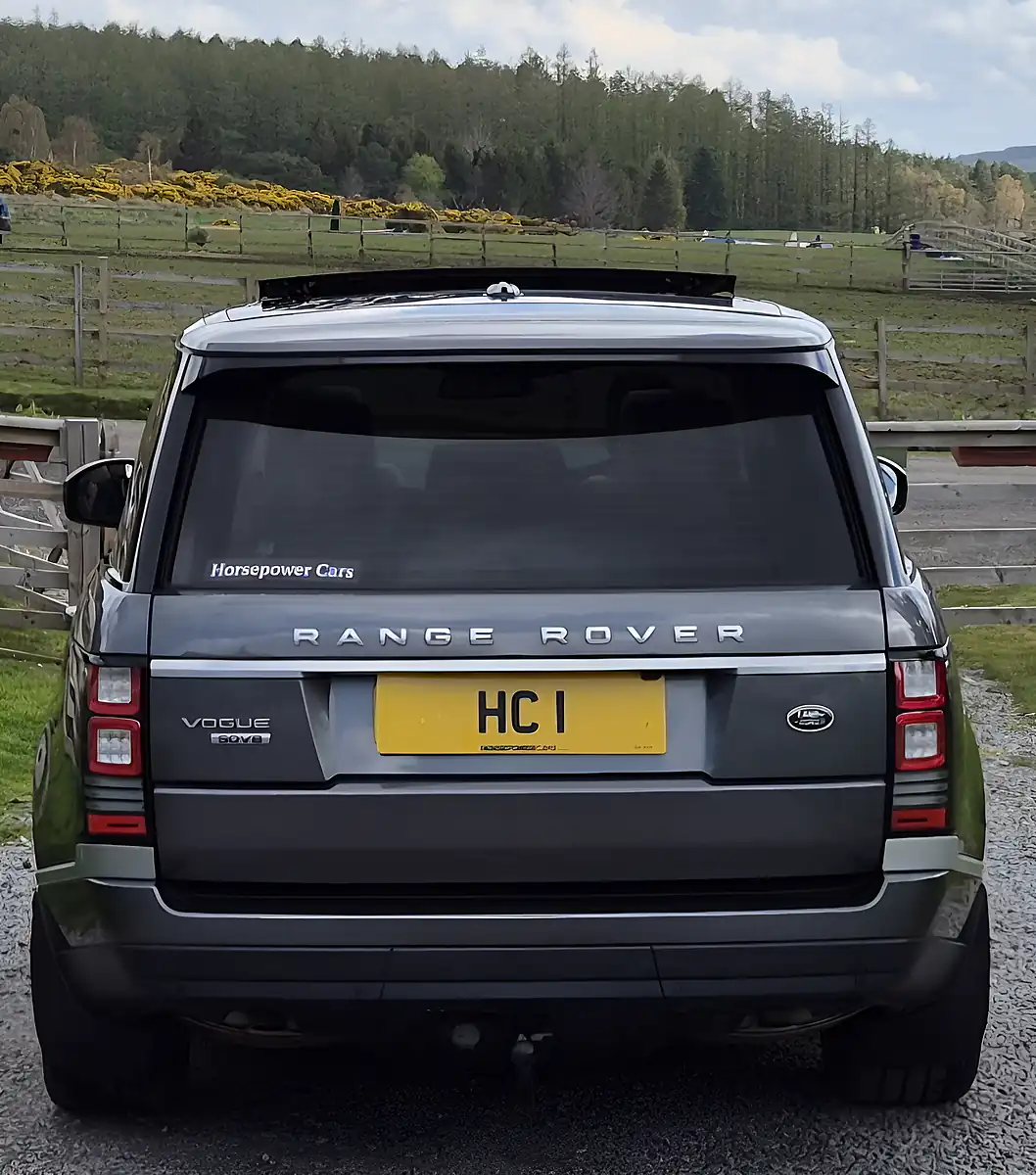 Used 2014 Land Rover Range Rover Vogue Grey - Interior and Exterior details 5
