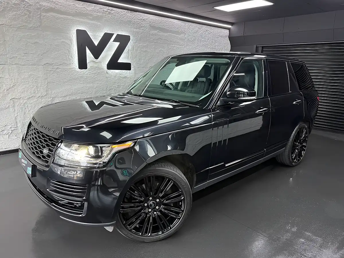Used 2014 Land Rover Range Rover Vogue Santorini Black - Front View