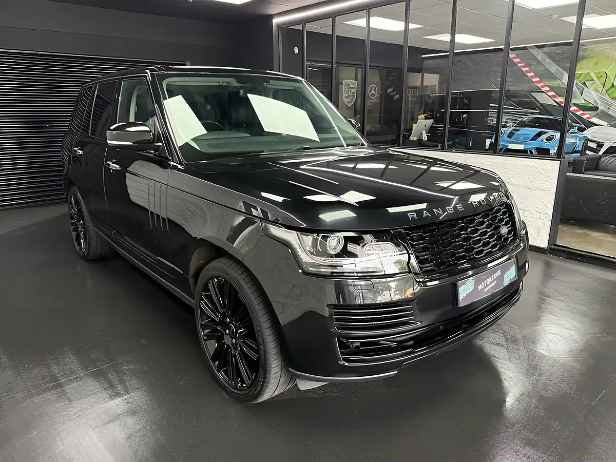 Used 2014 Land Rover Range Rover Vogue Santorini Black - Interior and Exterior details 14