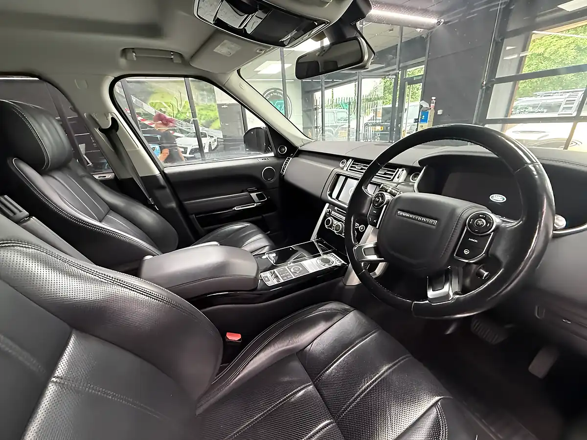 Used 2014 Land Rover Range Rover Vogue Santorini Black - Interior and Exterior details 17
