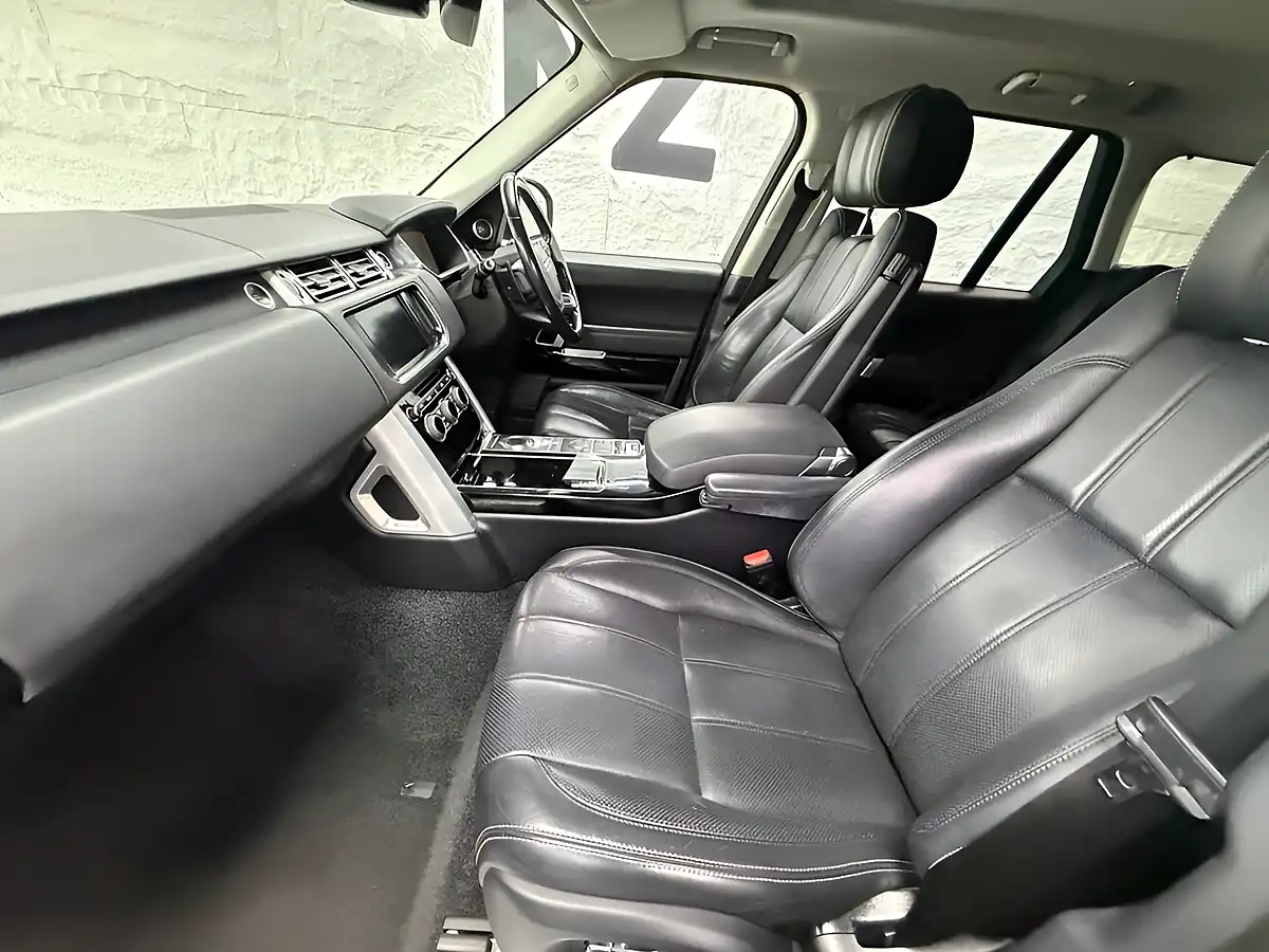 Used 2014 Land Rover Range Rover Vogue Santorini Black - Interior and Exterior details 19
