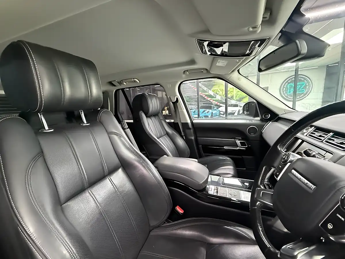 Used 2014 Land Rover Range Rover Vogue Santorini Black - Interior and Exterior details 3