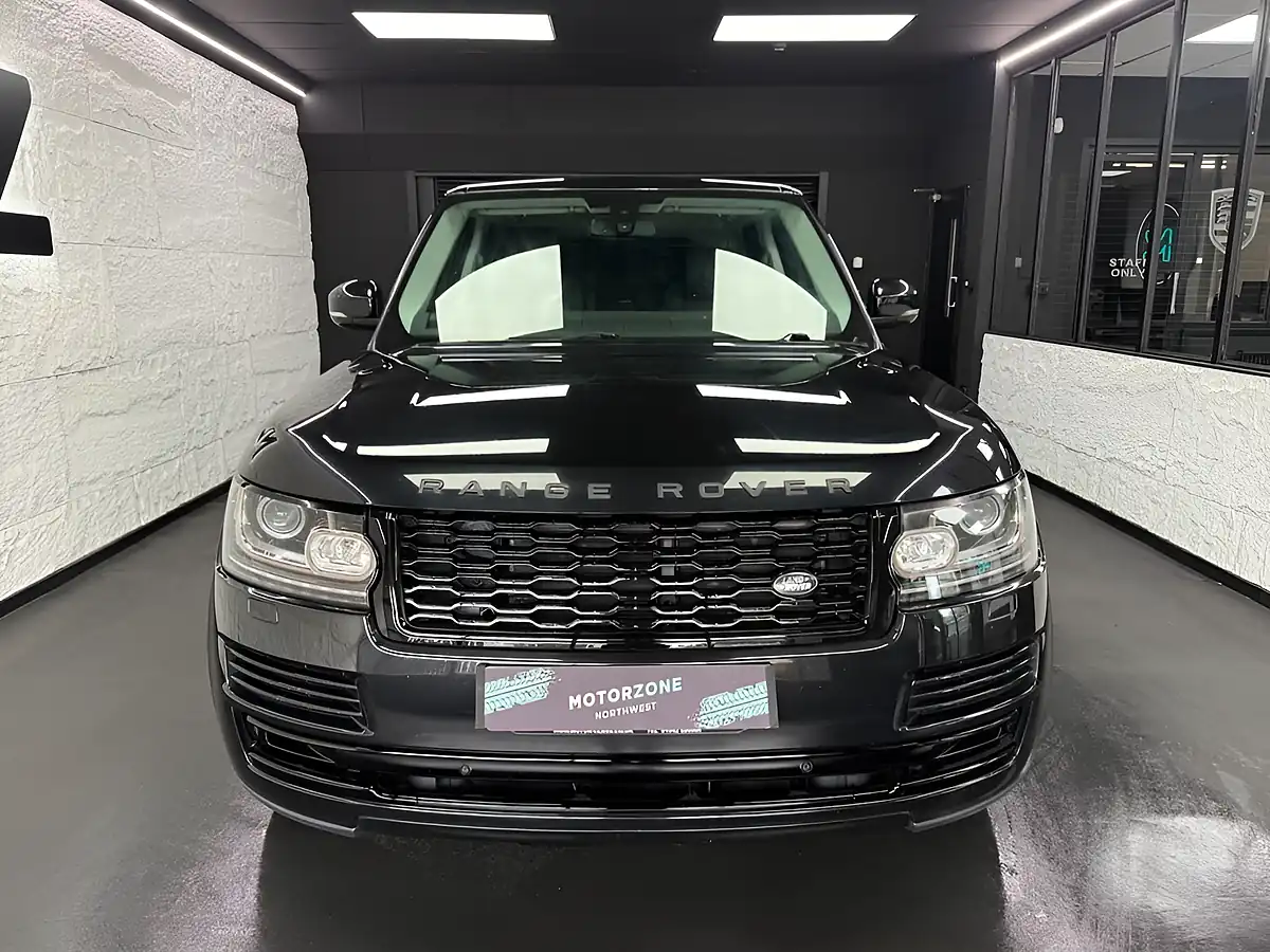 Used 2014 Land Rover Range Rover Vogue Santorini Black - Interior and Exterior details 4