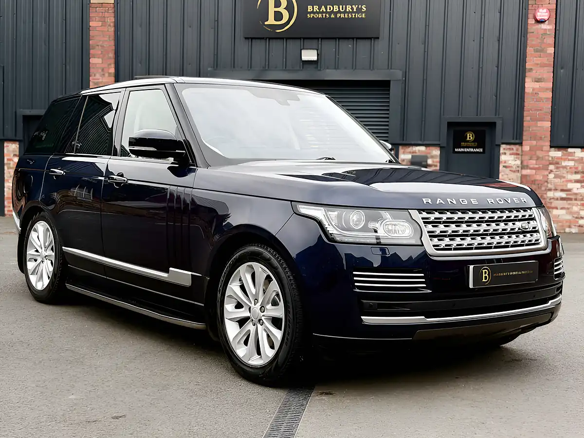 Used 2014 Land Rover Range Rover Vogue Se Blue - Front View