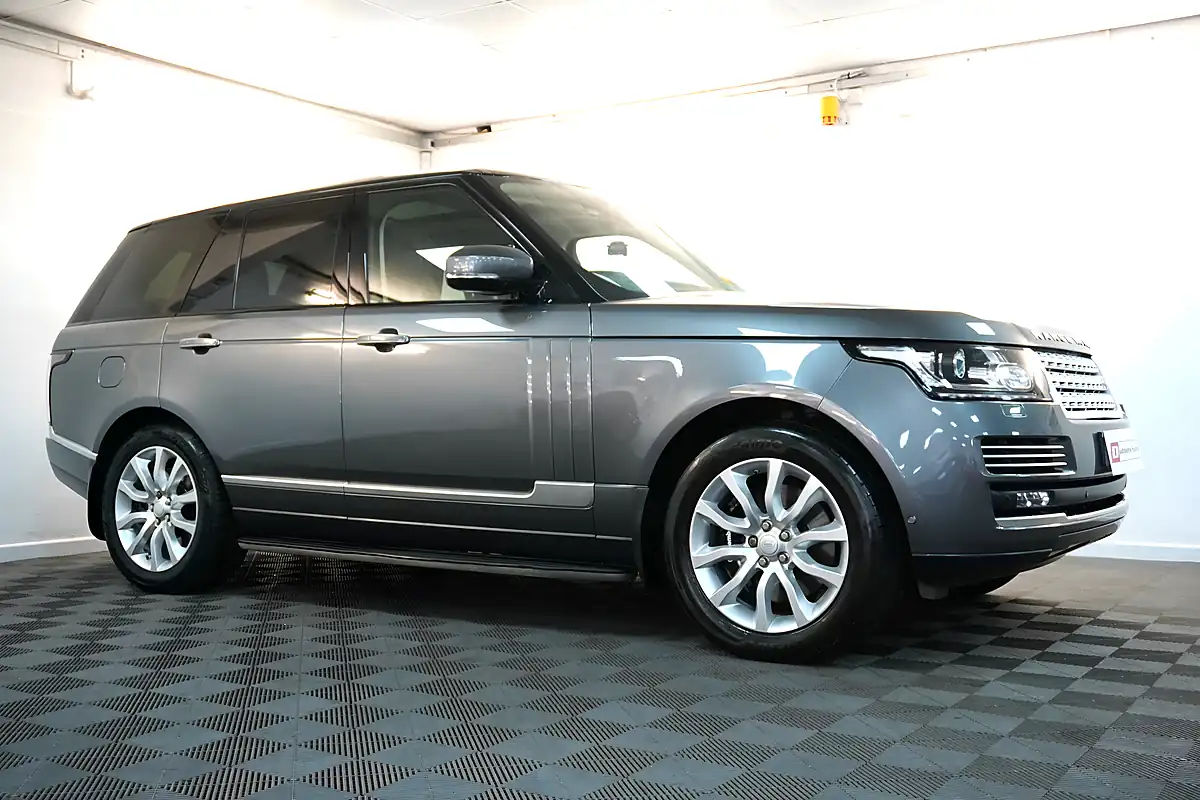 Used 2014 Land Rover Range Rover Vogue Se Grey - Interior and Exterior details 20