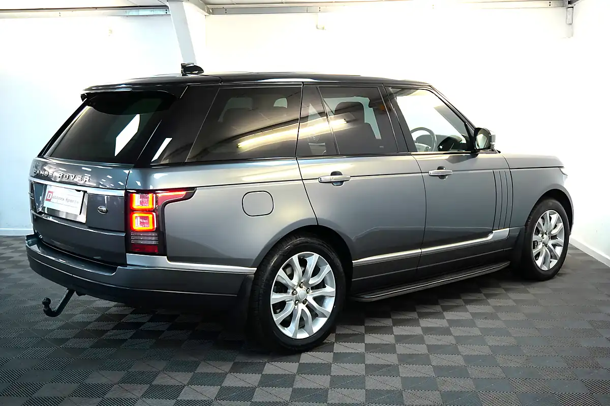 Used 2014 Land Rover Range Rover Vogue Se Grey - Interior and Exterior details 3