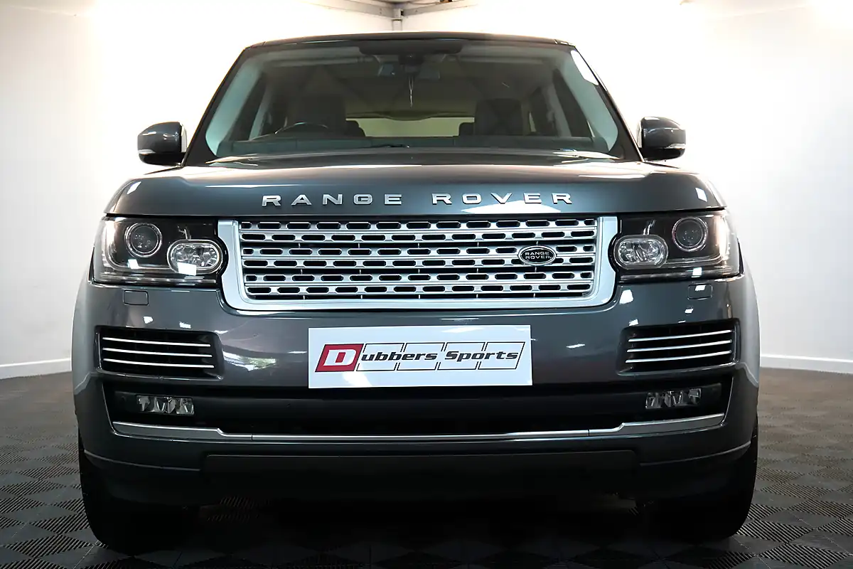 Used 2014 Land Rover Range Rover Vogue Se Grey - Interior and Exterior details 4