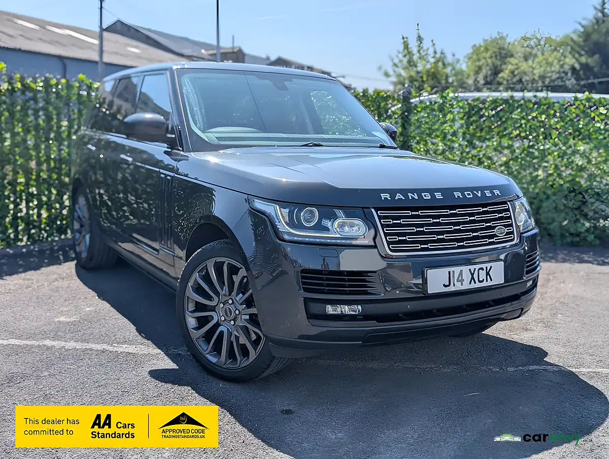 Used 2014 Land Rover Range Rover Vogue Se Grey - Front View