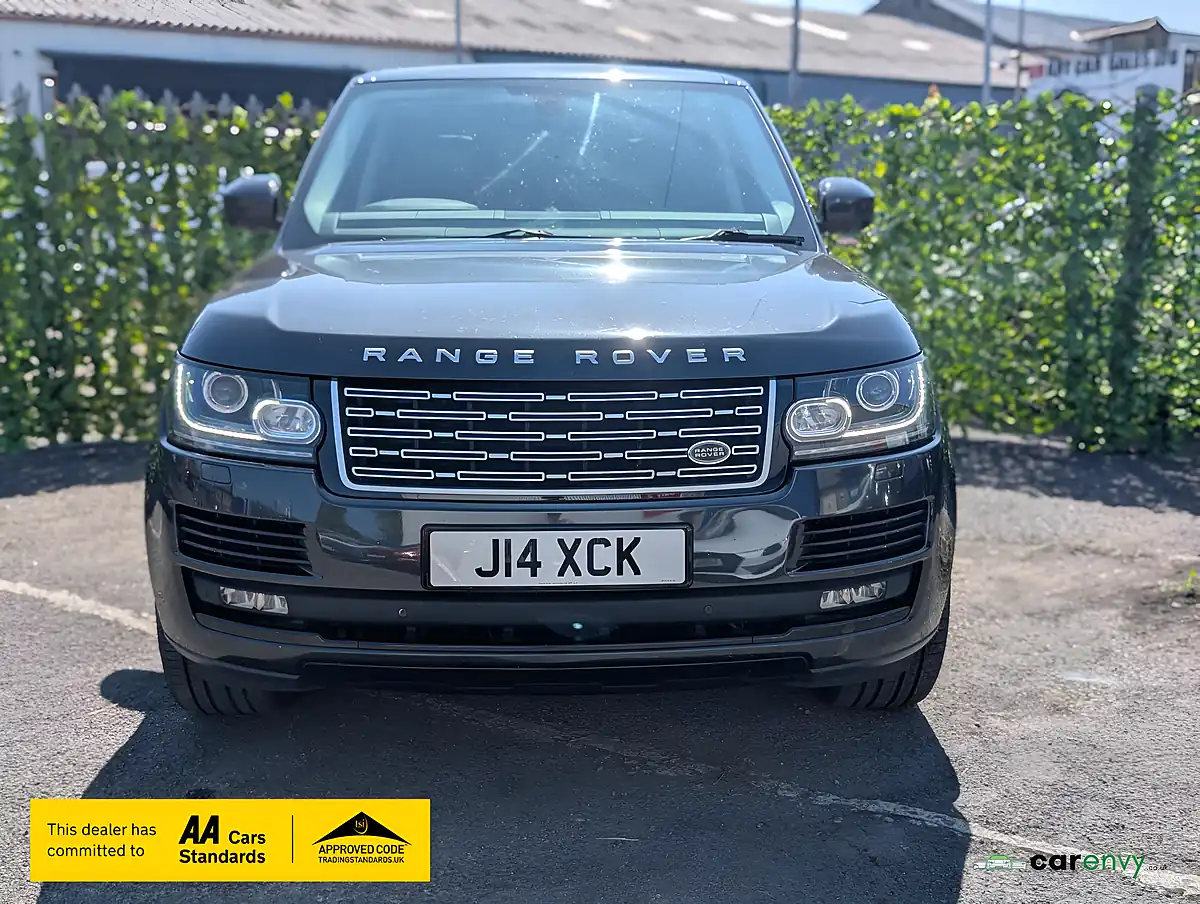 Used 2014 Land Rover Range Rover Vogue Se Grey - Interior and Exterior details 3
