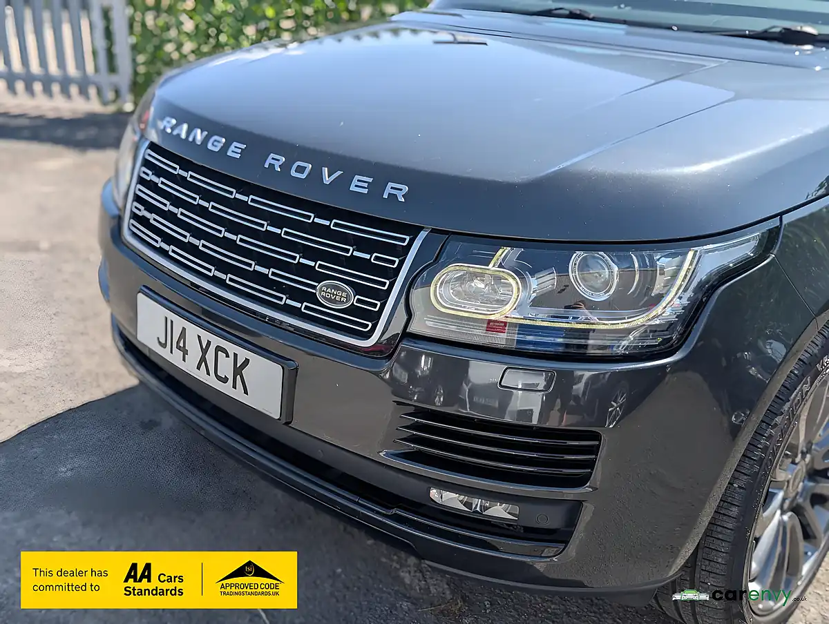 Used 2014 Land Rover Range Rover Vogue Se Grey - Interior and Exterior details 4