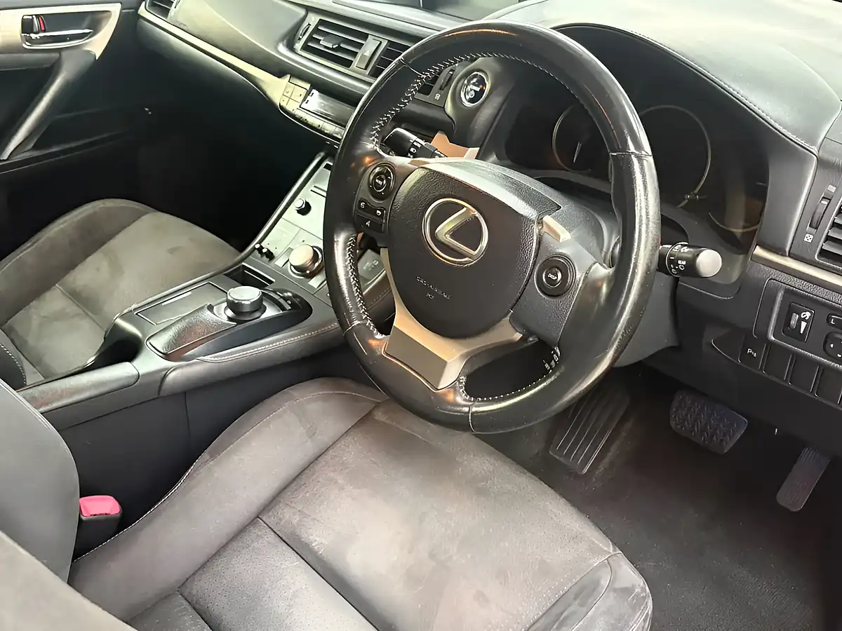 Used 2014 Lexus Ct Advance Red - Interior and Exterior details 20