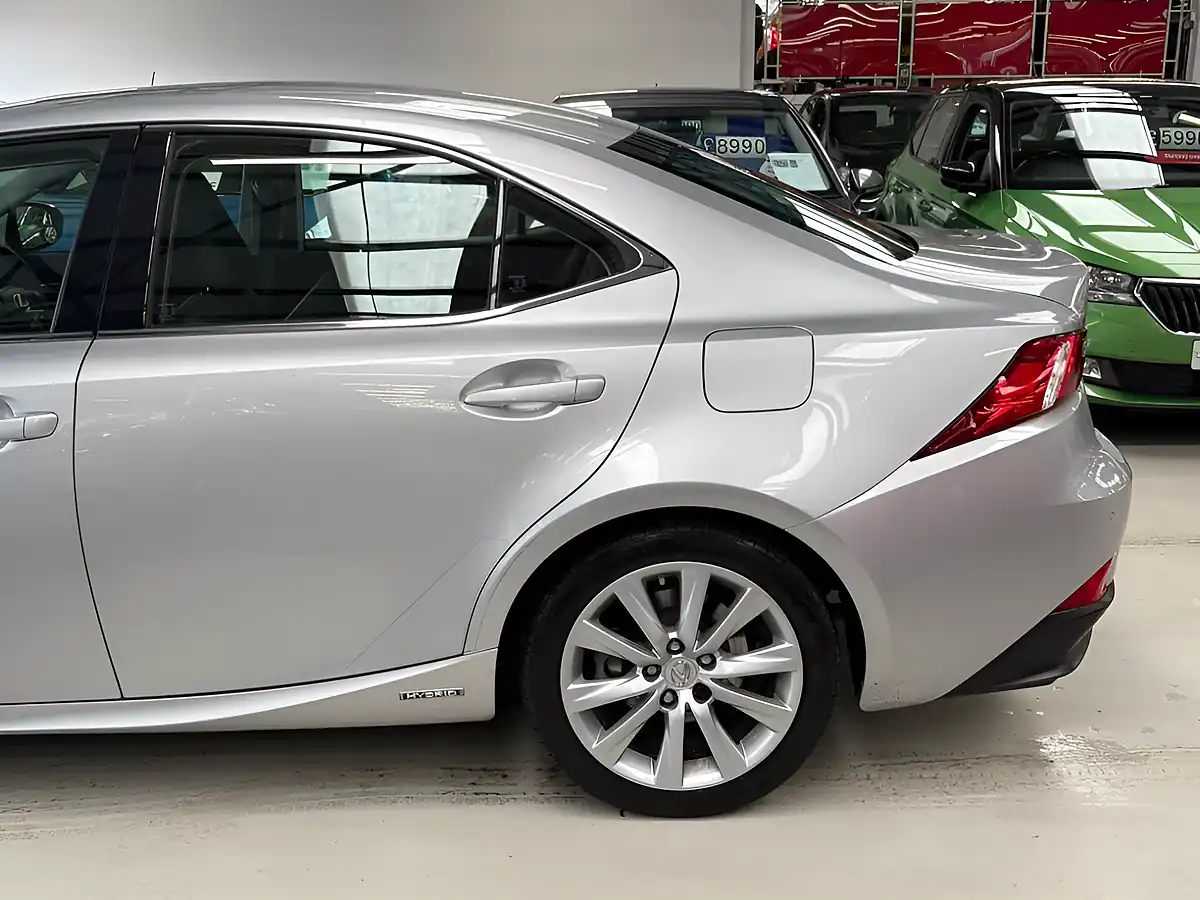 Used 2014 Lexus Is Executive Edition Silver - Interior and Exterior details 16