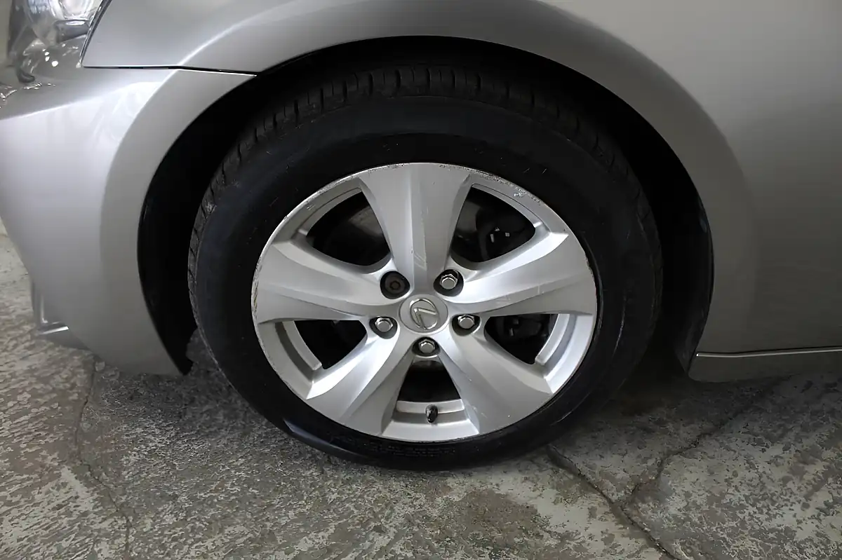 Used 2014 Lexus Is Se Silver - Interior and Exterior details 20