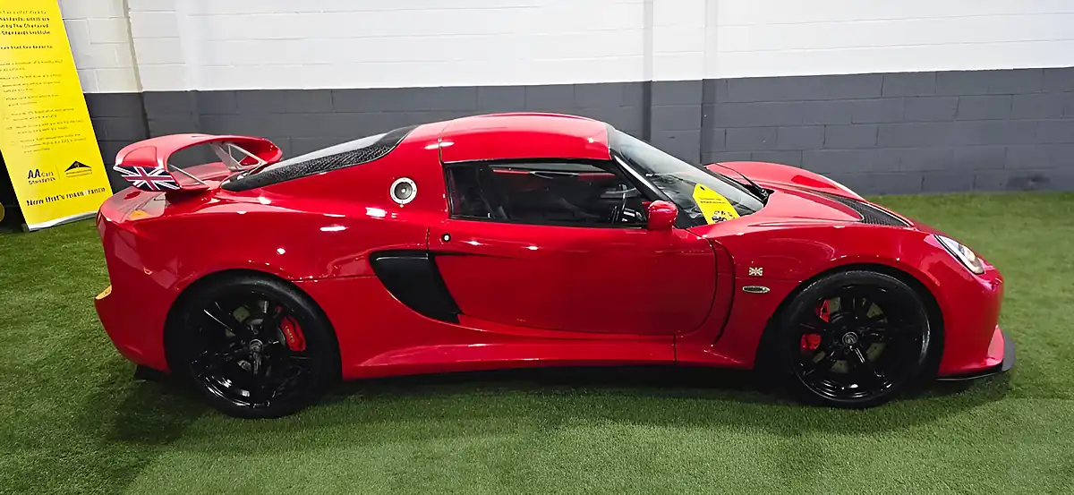 Used 2014 Lotus Exige S Red - Front View