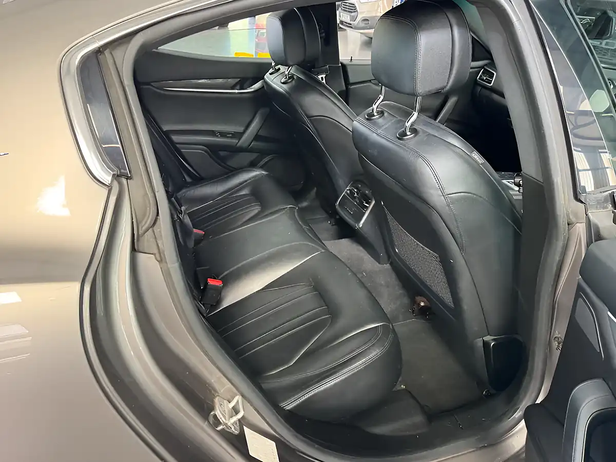 Used 2014 Maserati Ghibli Grey - Interior and Exterior details 9