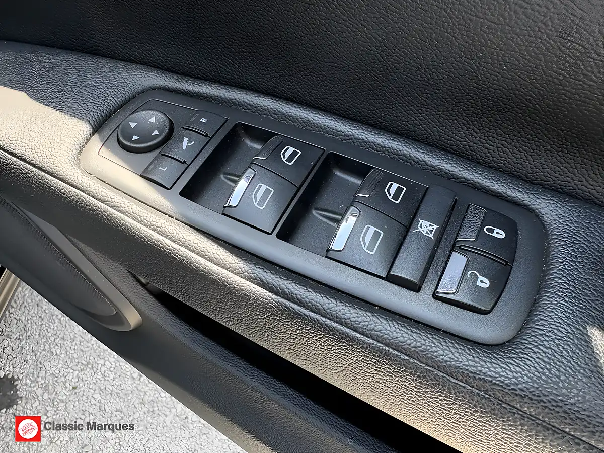 Used 2014 Maserati Ghibli Saloon Black - Interior and Exterior details 13