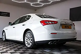 Used 2014 Maserati Ghibli Saloon White - Interior and Exterior details 12