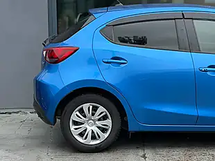 Used 2014 Mazda Mazda2 Se-L Blue - Interior and Exterior details 11