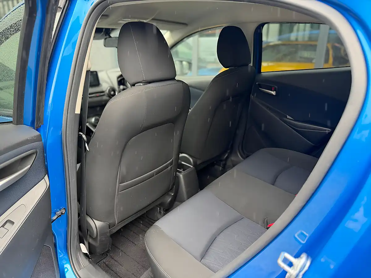 Used 2014 Mazda Mazda2 Se-L Blue - Interior and Exterior details 17