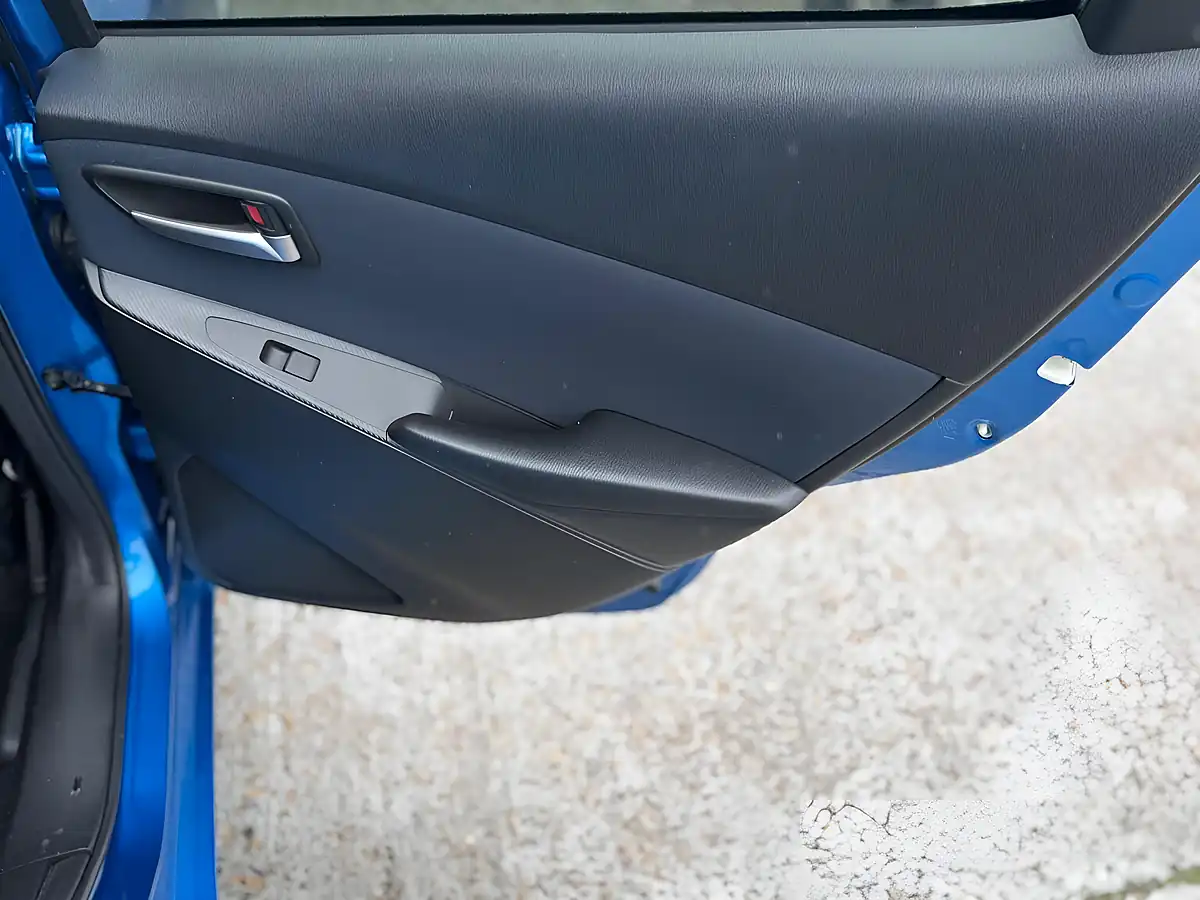 Used 2014 Mazda Mazda2 Se-L Blue - Interior and Exterior details 18