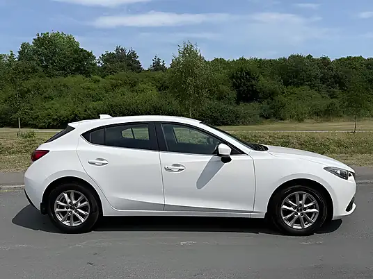 2014 Mazda Mazda3 1.5 SKYACTIV-G SE