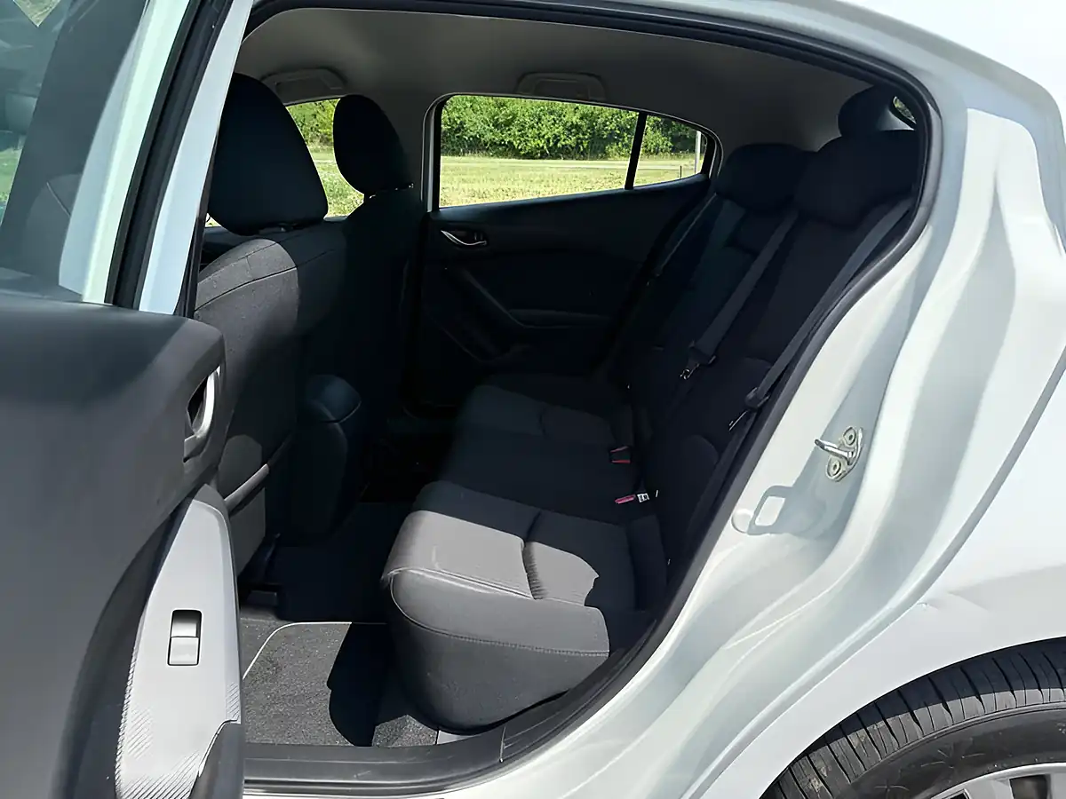 Used 2014 Mazda Mazda3 Se White - Interior and Exterior details 14