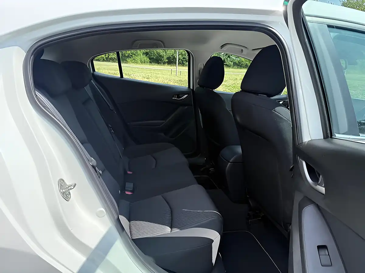 Used 2014 Mazda Mazda3 Se White - Interior and Exterior details 16