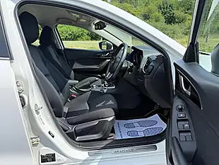 Used 2014 Mazda Mazda3 Se White - Interior and Exterior details 18