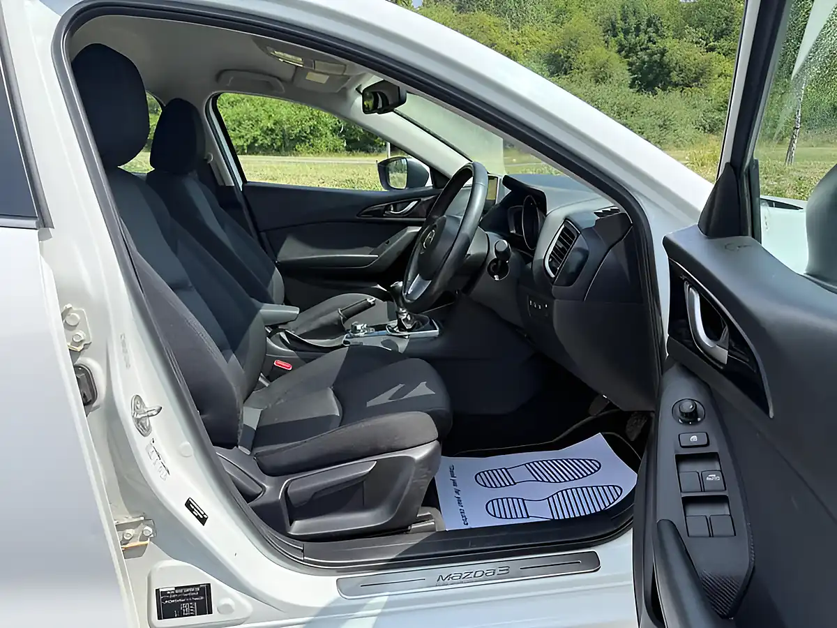 Used 2014 Mazda Mazda3 Se White - Interior and Exterior details 18
