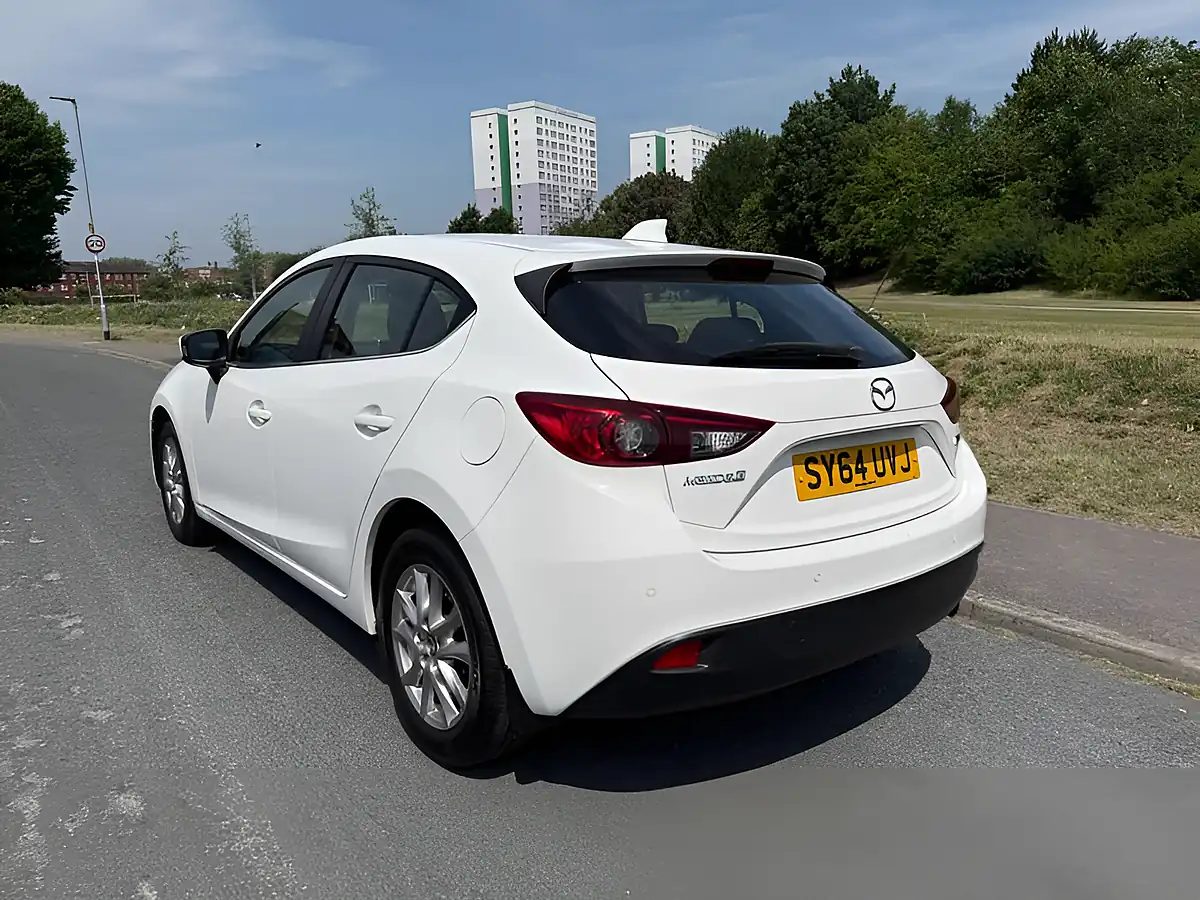 Used 2014 Mazda Mazda3 Se White - Interior and Exterior details 4