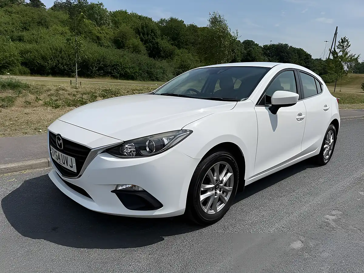 Used 2014 Mazda Mazda3 Se White - Interior and Exterior details 6