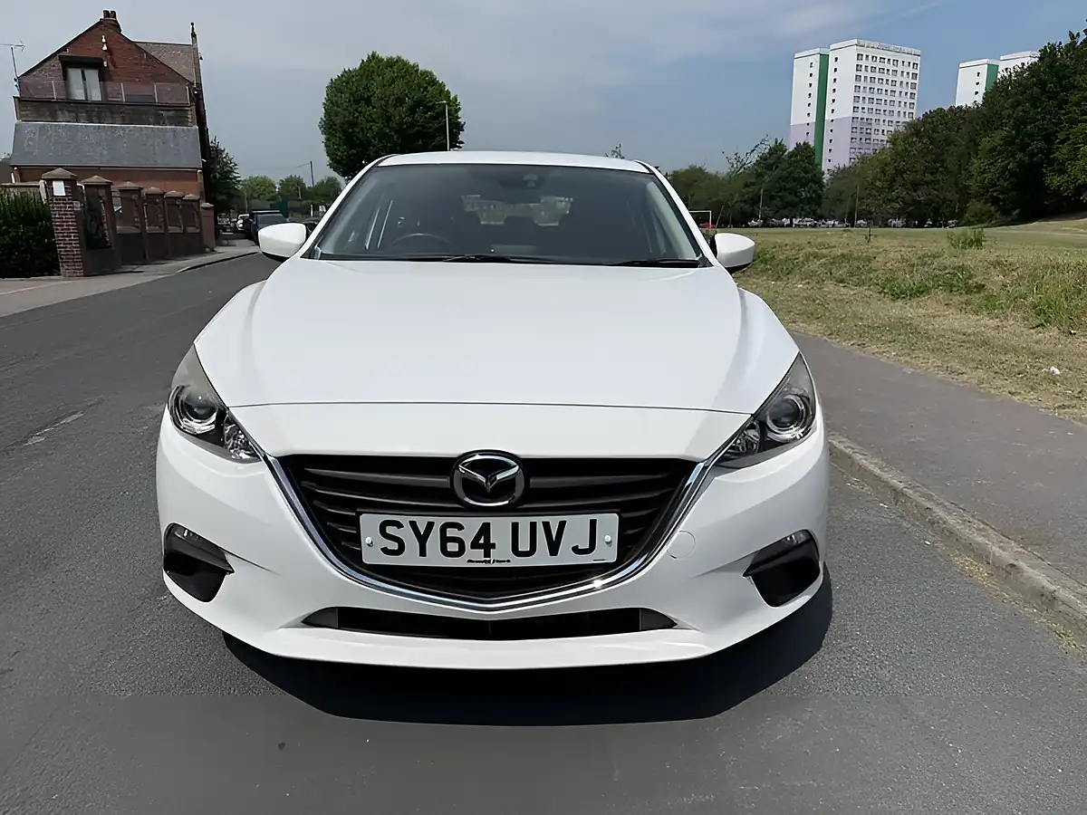 Used 2014 Mazda Mazda3 Se White - Interior and Exterior details 7