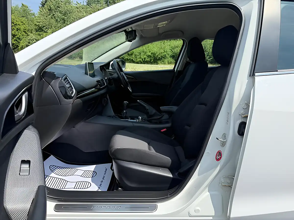 Used 2014 Mazda Mazda3 Se White - Interior and Exterior details 8