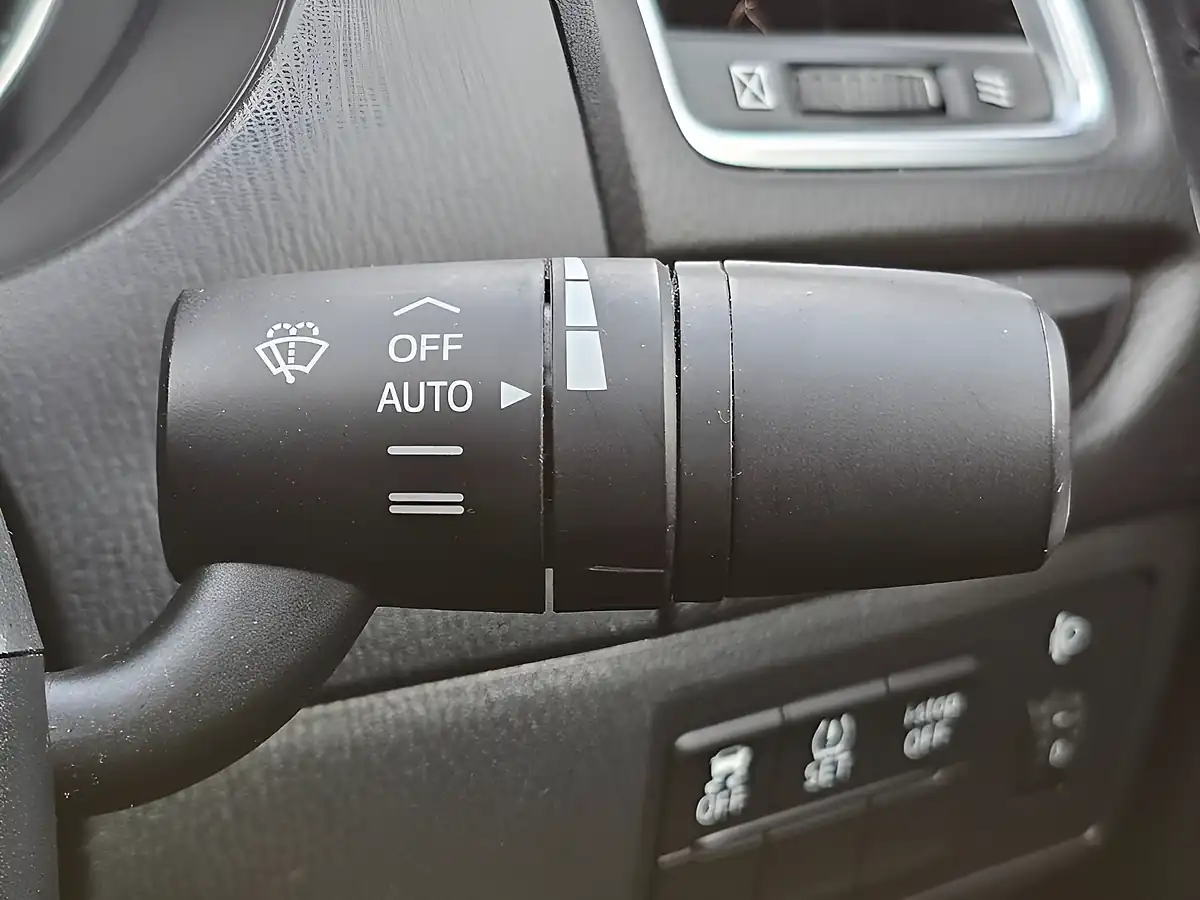 Used 2014 Mazda Mazda6 Se-L Nav Red - Interior and Exterior details 15