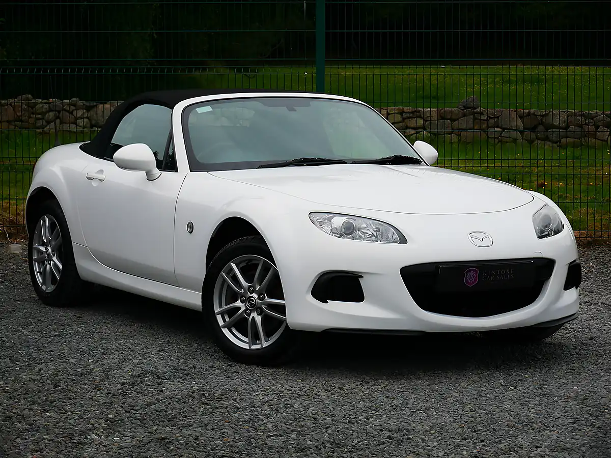 Used 2014 Mazda MX-5 Se White - Front View
