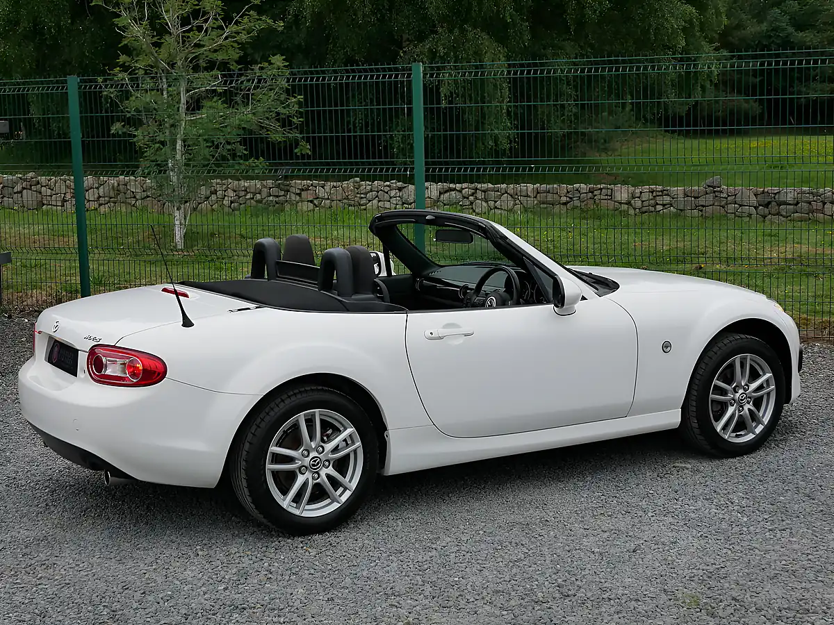 Used 2014 Mazda MX-5 Se White - Interior and Exterior details 11