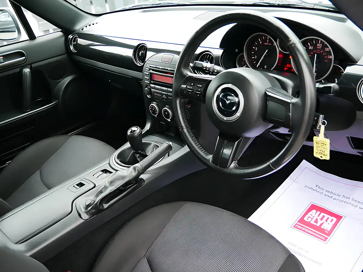 Used 2014 Mazda MX-5 Se White - Interior and Exterior details 12