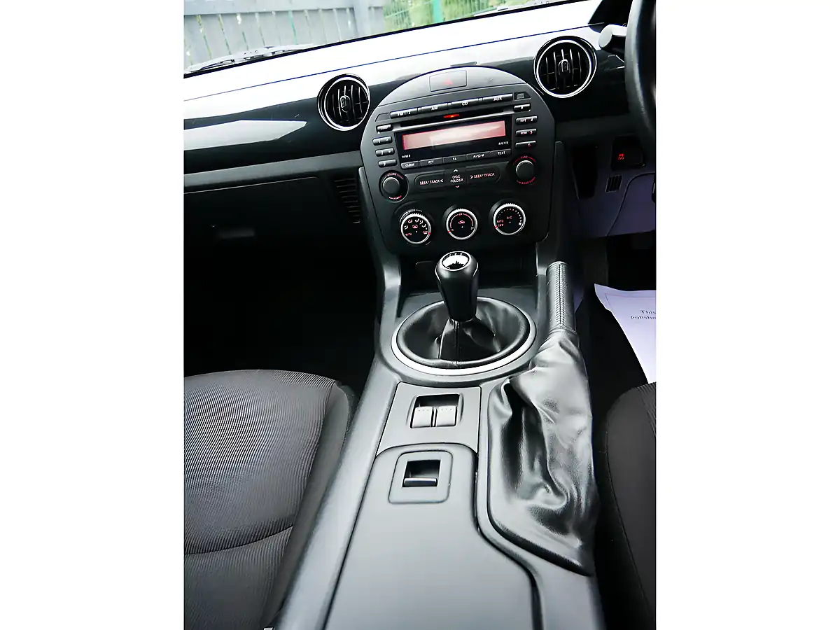 Used 2014 Mazda MX-5 Se White - Interior and Exterior details 16