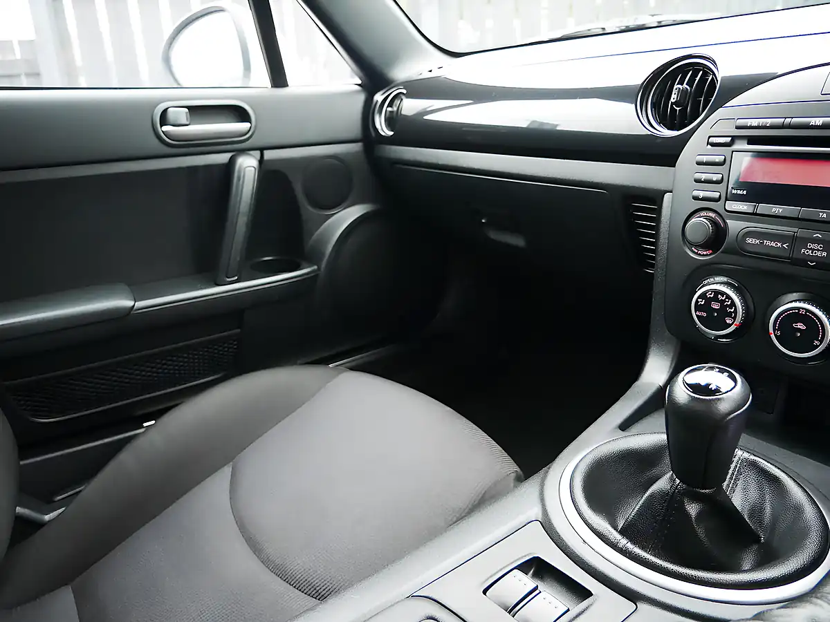 Used 2014 Mazda MX-5 Se White - Interior and Exterior details 17