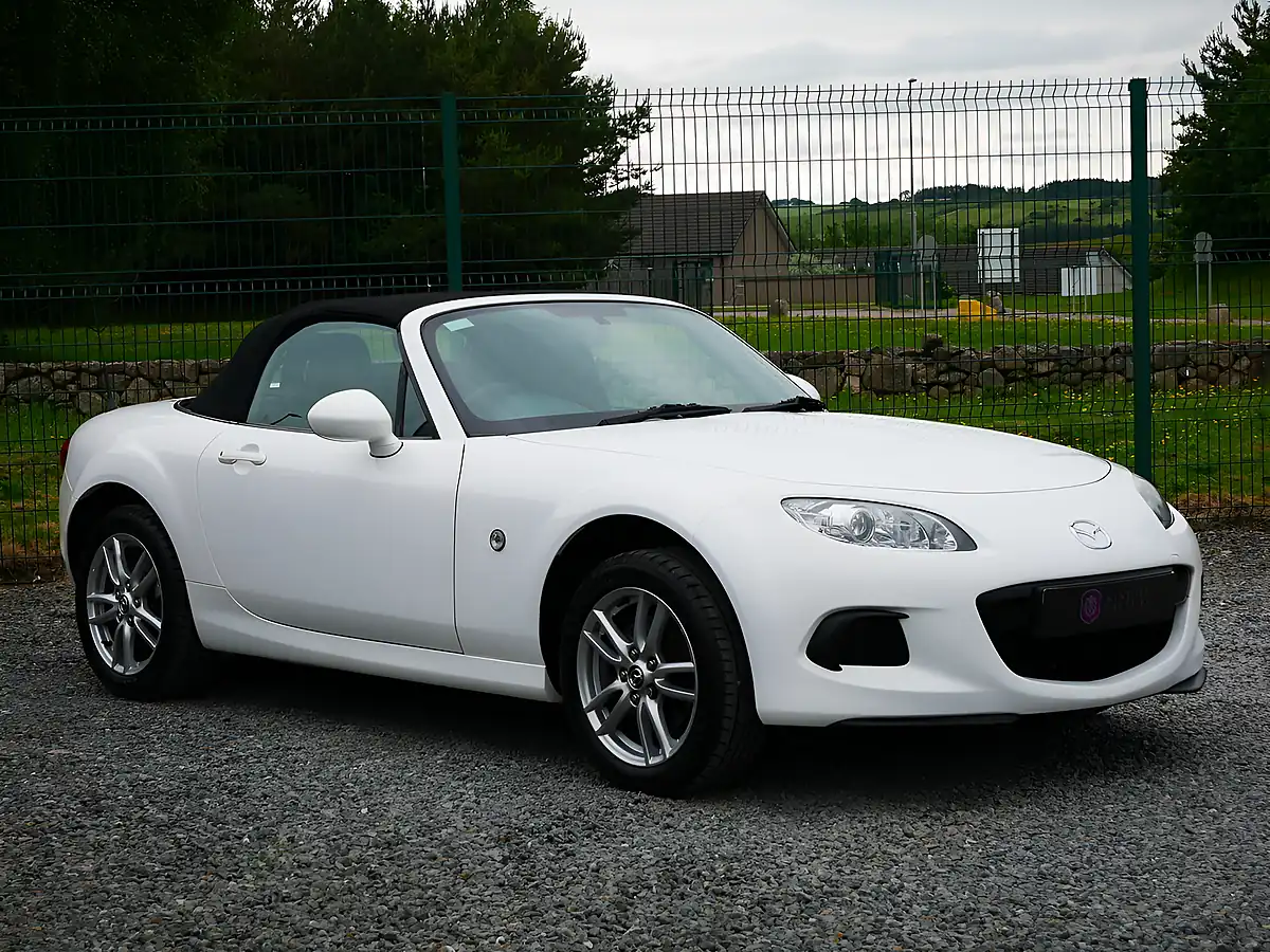 Used 2014 Mazda MX-5 Se White - Interior and Exterior details 2